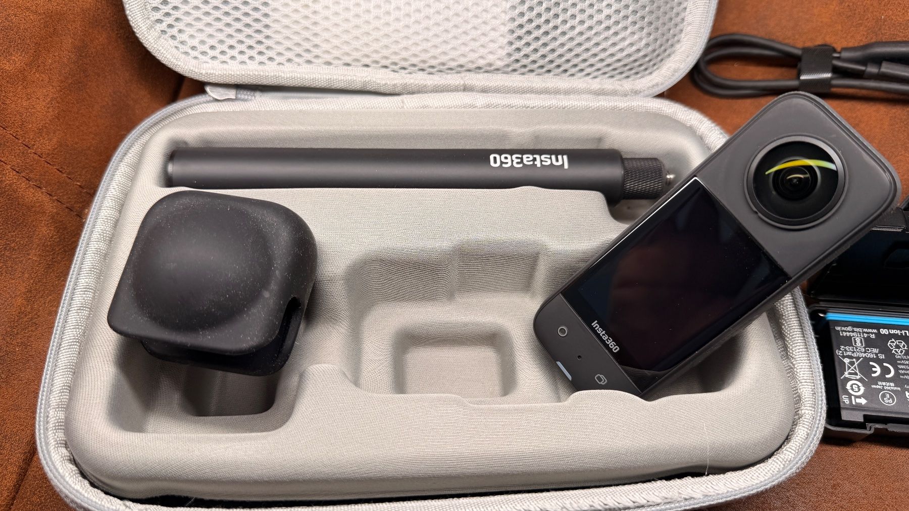 Insta360 Action Cam: Insta360 X3 Advanced Combo + 3 Akkus mit Ladegerät – Gebraucht aus Bertschikon (Gossau ZH) von swiss-bird 2