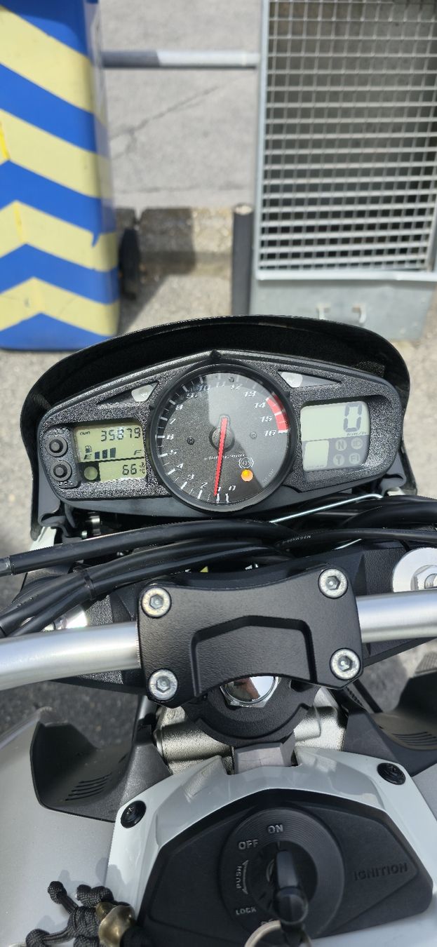 Suzuki Strada: Suzuki GSR 600 2010 – Usato da Chur venduto da zul_9psr 1