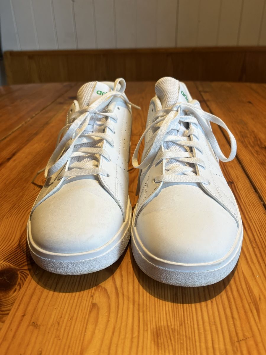 Adidas Herrenschuhe: Adidas, taille 40 – Gebraucht aus Ste-Croix von Valottelamarmotte