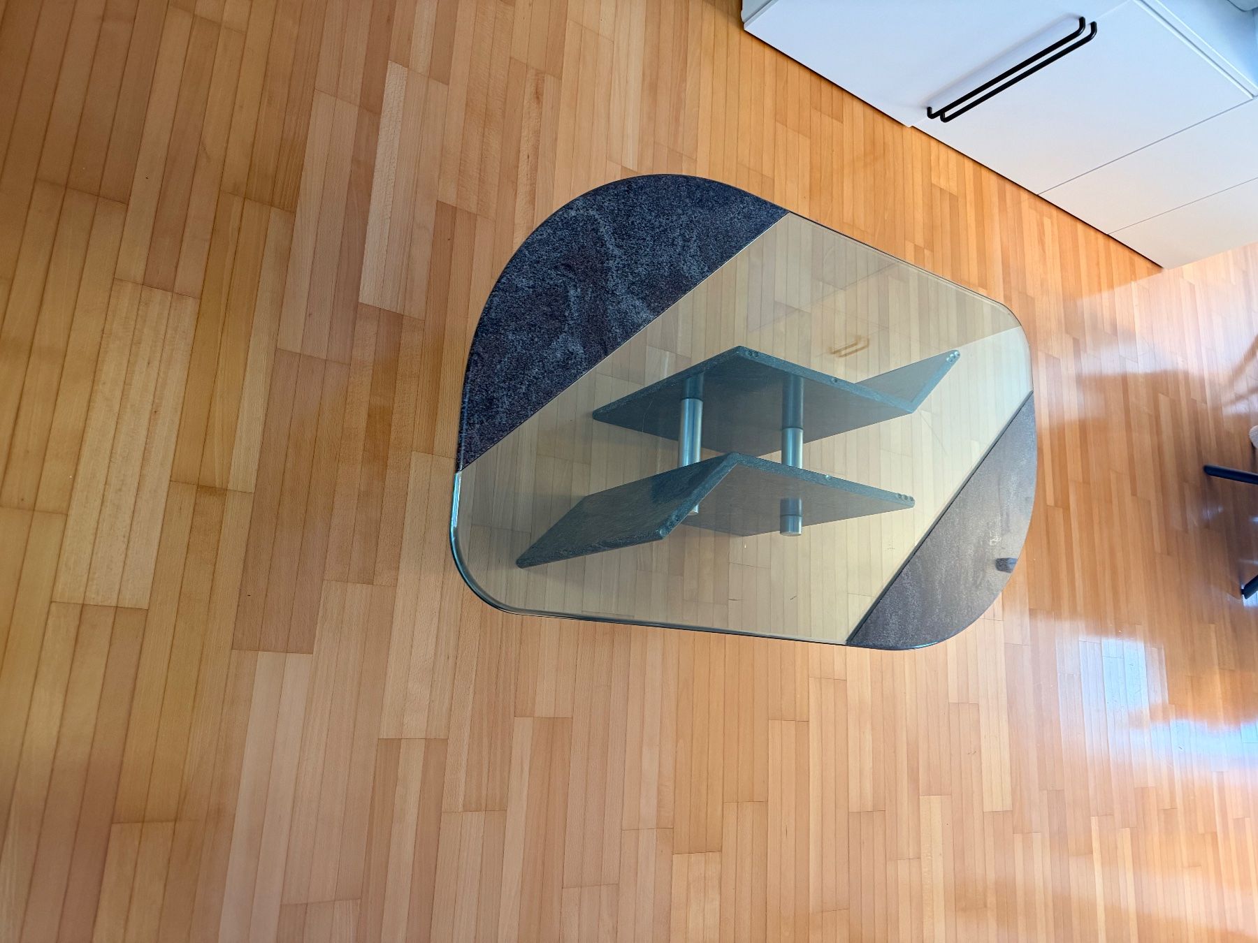 Mobili TV: Wohnzimmer Tisch – Usato da Kleinandelfingen venduto da Ma.Sto01