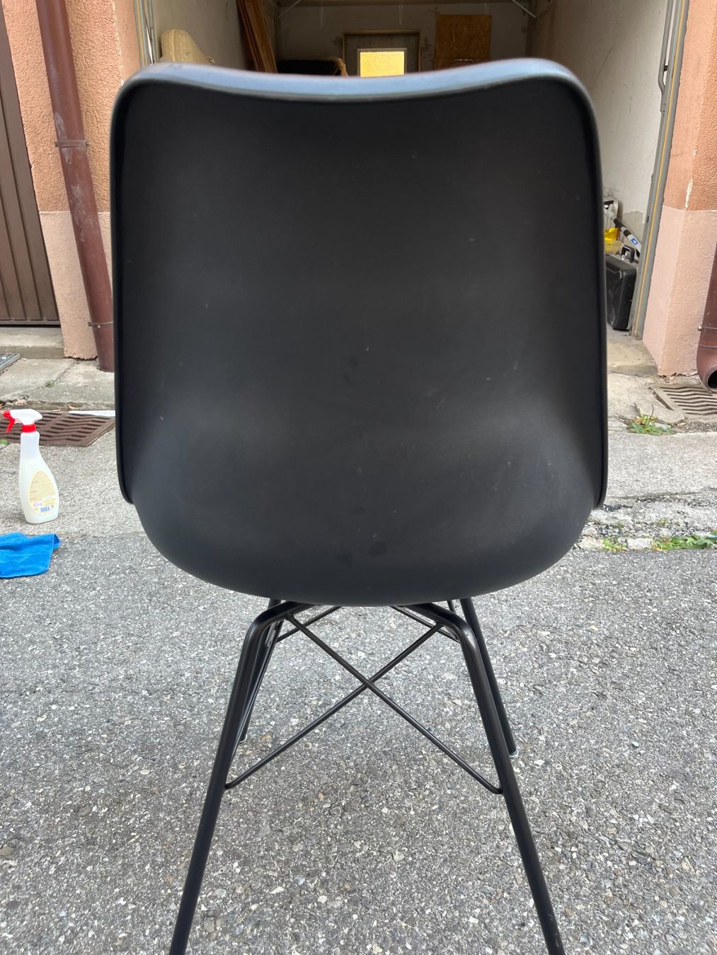 Sedie: 4 chaises noires d'occasion – Usato da Fribourg venduto da pierrefid 1