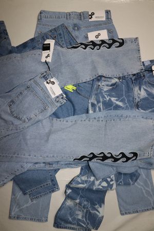 Pacco outlet con 17 jeans/18.- pro jeans diverse