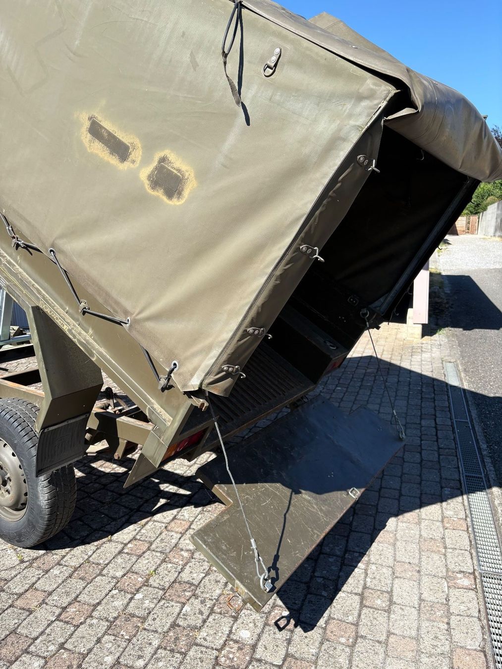 Remorques: Armee Anhänger – D'occasion à Dürrenäsch par piranha24 1