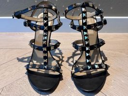Schwarze Valentino Sandalen mit Nieten
