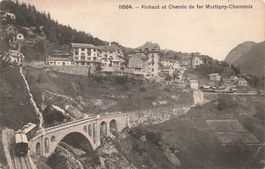 Finhaut (VS) Bahn Martigny Chamonix Zug auf Brücke