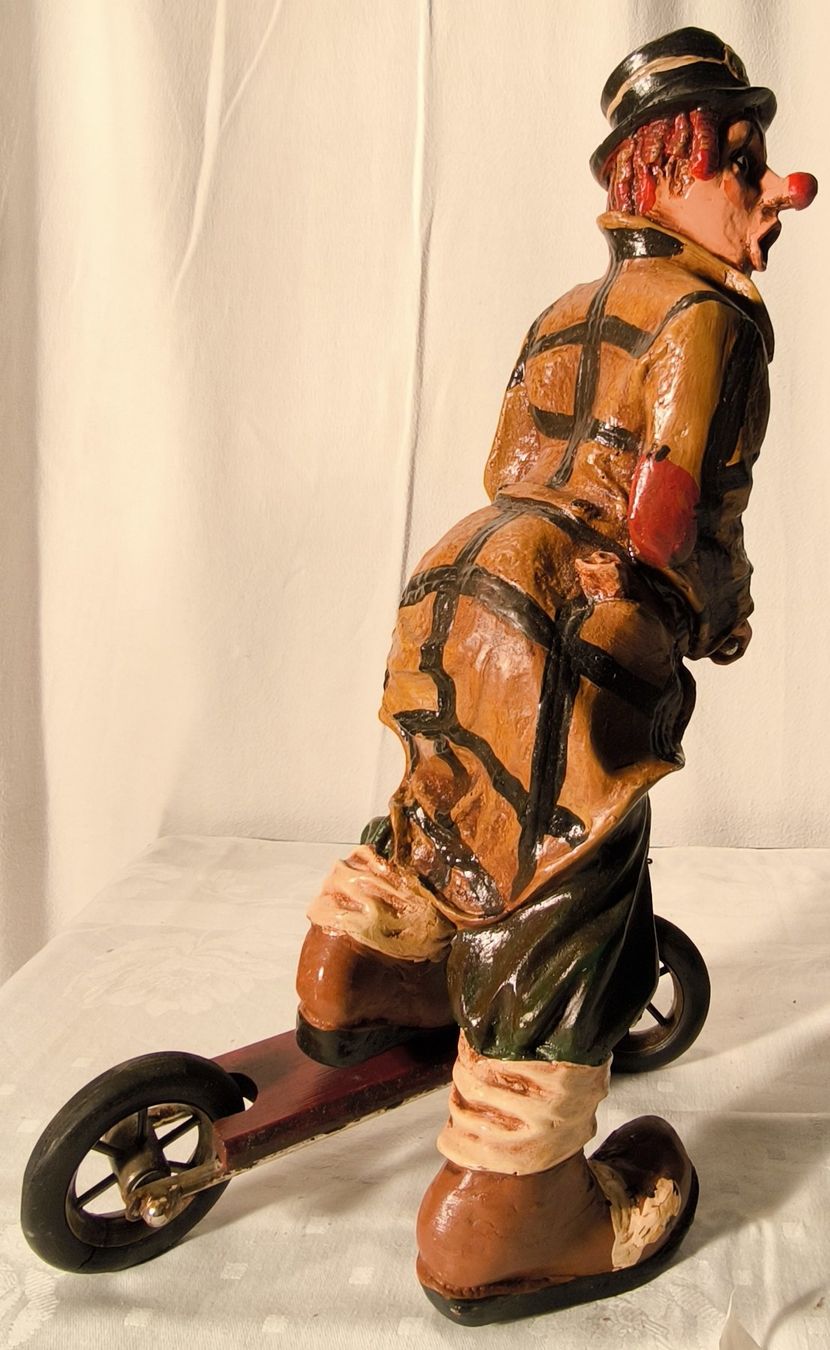 Figuren: Clown Figur, mit Trottinet – Gebraucht aus Rorschacherberg von snOOpydOg11 5