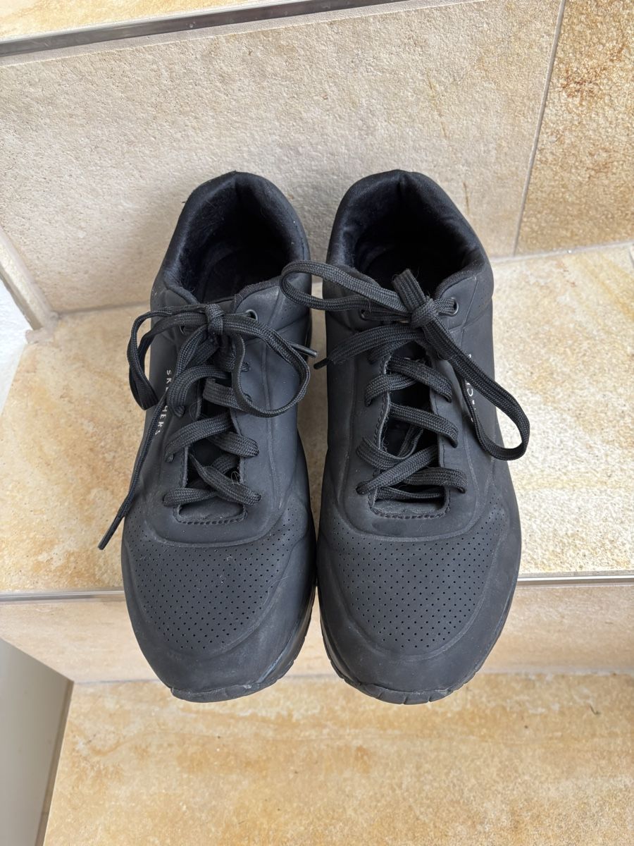 Chaussures hommes: Skechers Gr. 40 – D'occasion à Sörenberg par dfew 1