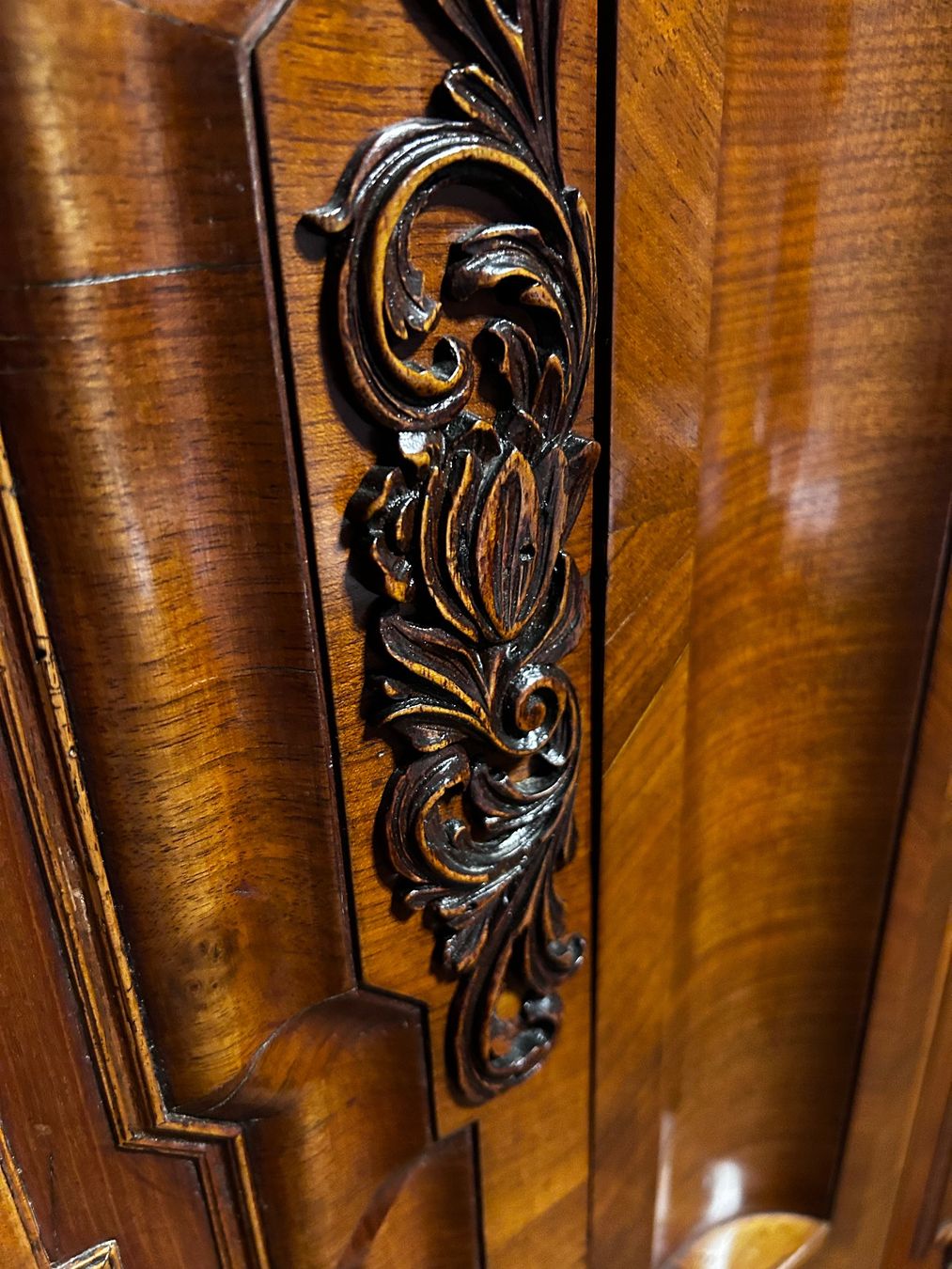 Schränke: Antik Schrank, Museumsqualität, ca. 1720 – Gebraucht aus Heiligkreuz (Mels) von Oldtimerfan03 3