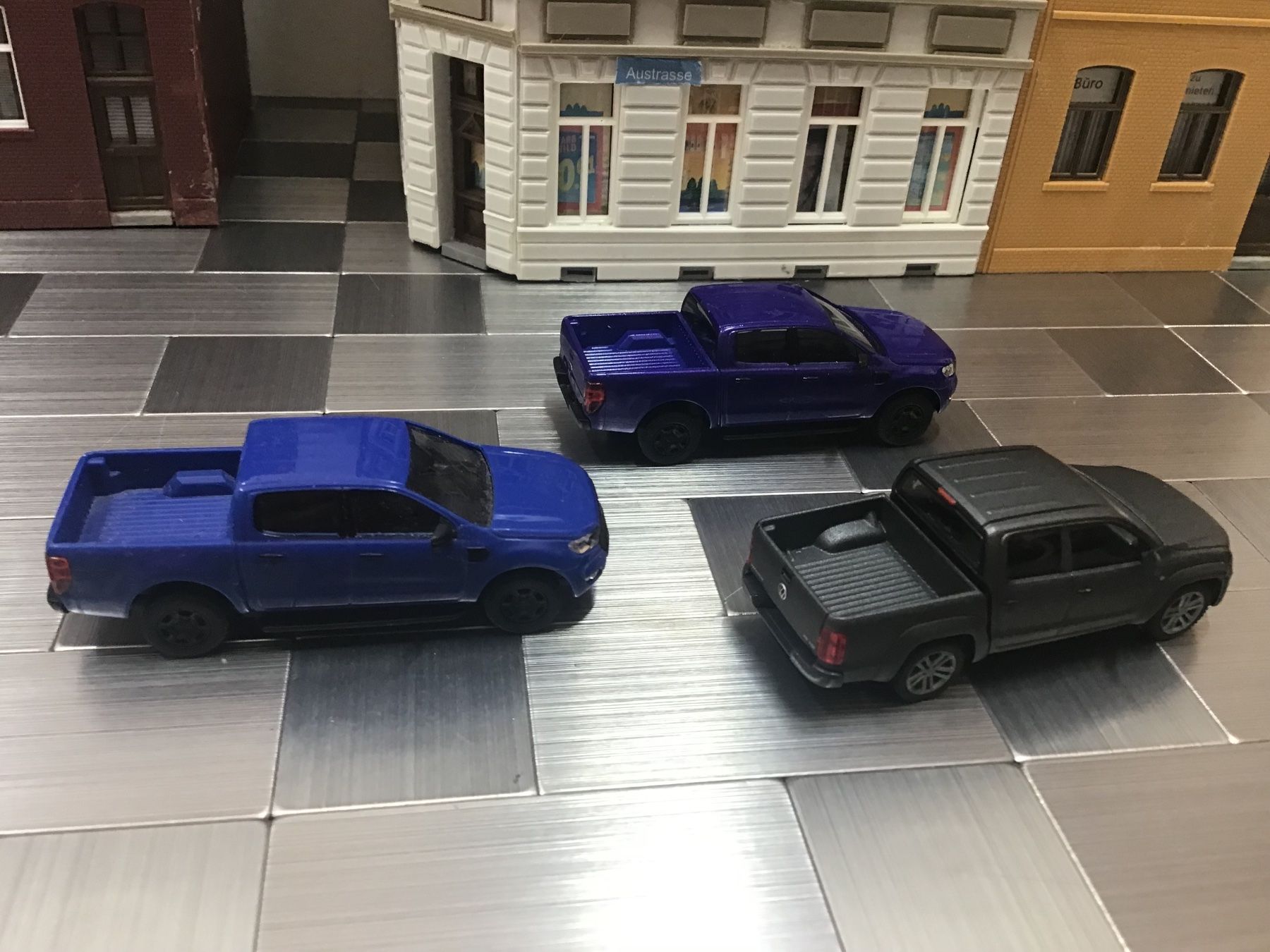 Busch Modellini d'auto: BUSCH 1:87 H0 FORD RANGEN,VW – Usato da Männedorf venduto da Spezial-Modelle 2