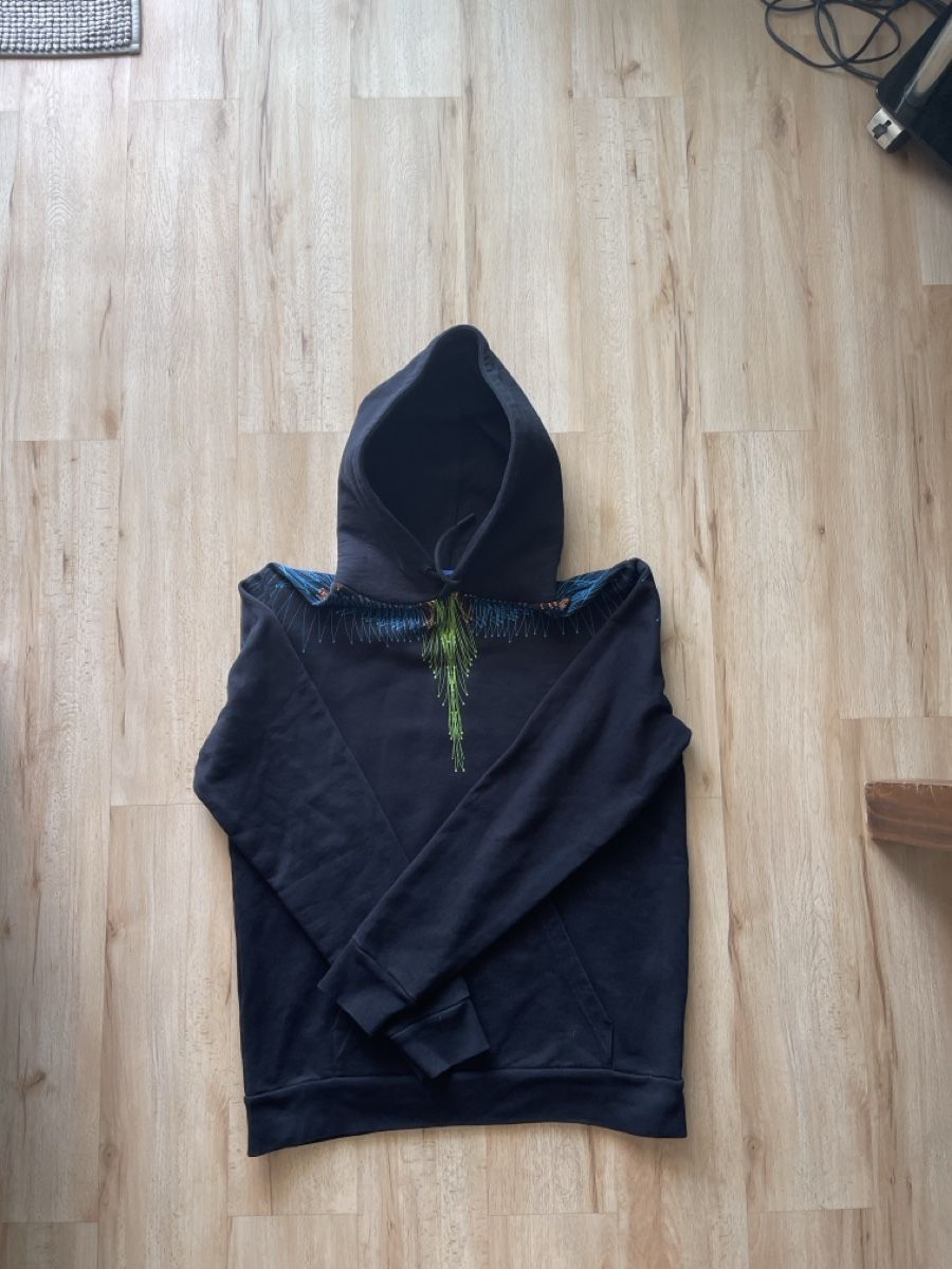 Marcelo burlon Maglioni & Felpe: Pull Sweat capuche Marcelo Burlon M homme noir comme neuf  – Nuovo (secondo la descrizione) da Kloten venduto da Vermicelles 7