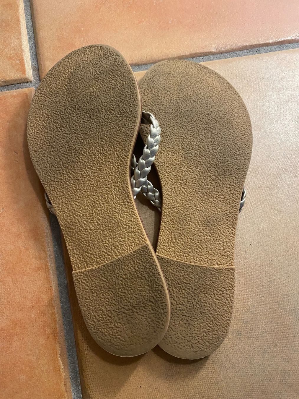 H&M Scarpe per ragazze: Flipflops mit Zöpfli, Gr. 36 – Usato da Dornach venduto da Dlimi 2