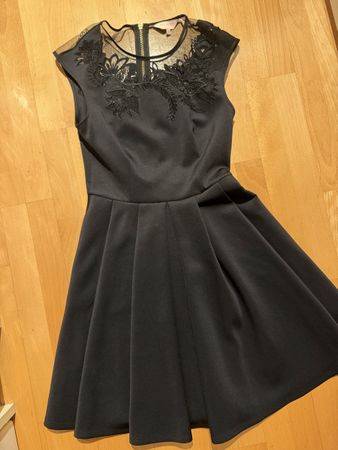 Ted Baker Kleid schwarz Gr. 1 mit Spitze guter Zustand