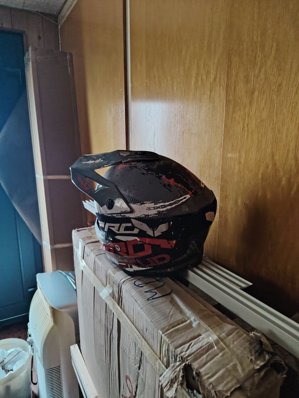 Casques & visières: Casque cross – D'occasion à Neuchâtel par Mitchi28