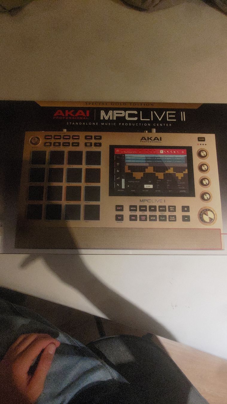 Akai Strumenti musicali: AKAI PROFESSIONAL MPC LIVE II – Nuovo (secondo la descrizione) da Nussbaumen AG venduto da 3D_Printing 6