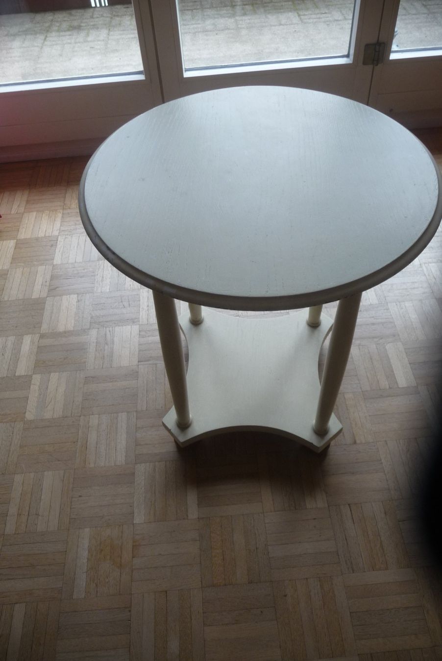 Tavoli: Kl. runder Holztisch, ws – Usato da Zürich venduto da Edje