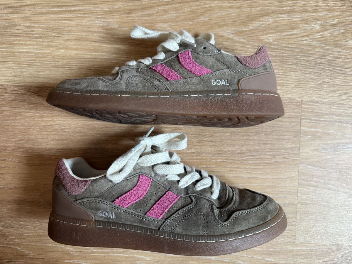 Damenschuhe: Baskets marron/kaki daim détails roses Coolway – Gebraucht aus Tavannes von Thriftshop 1