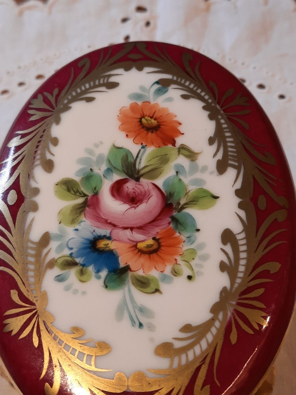 Toutes les décorations: Porzellan-Dose Limoges, handgemalt – D'occasion à Busswil BE par balu37 1