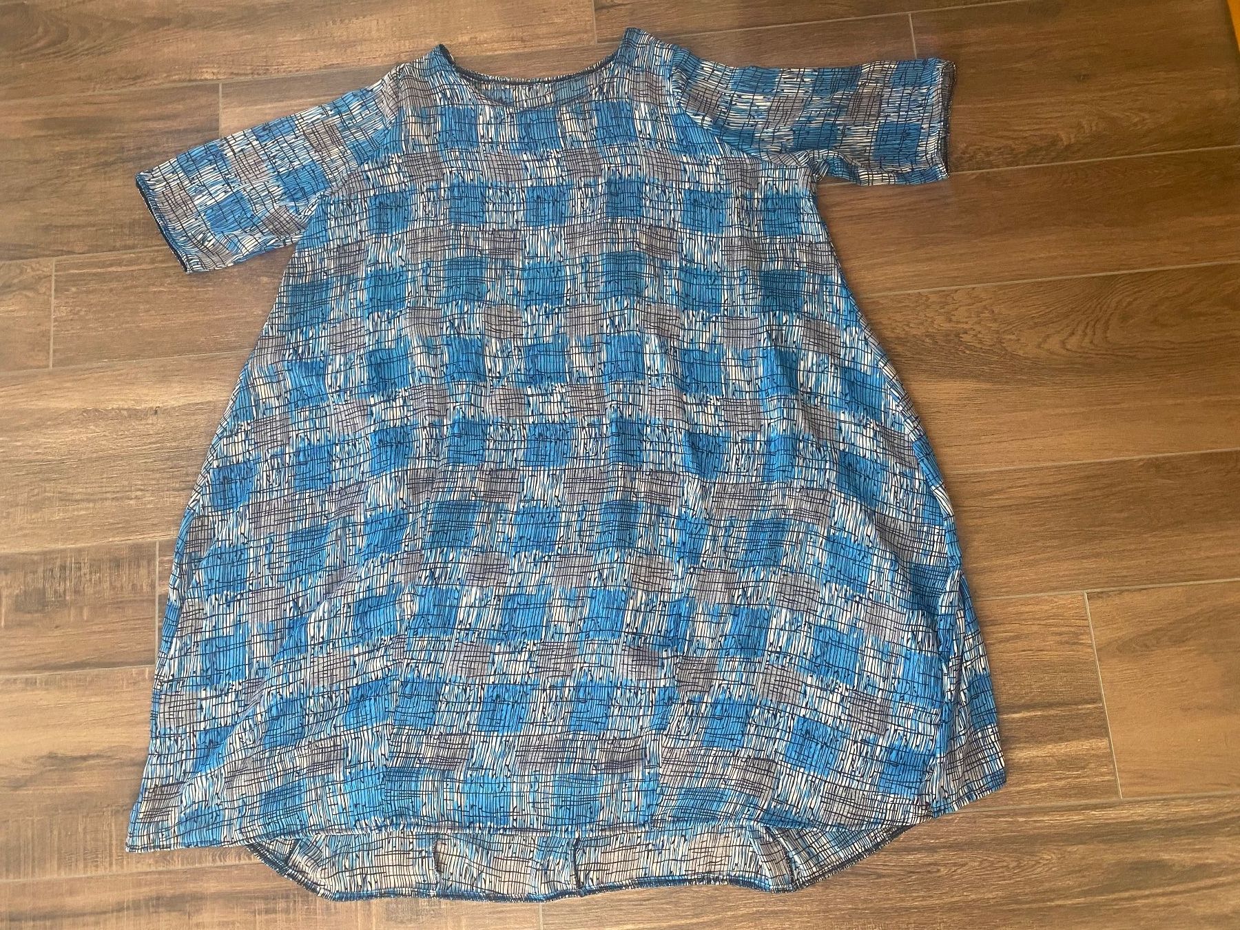 Kleider: Kleid oversized luftig Unikat blau Gr. 50 - 52 – Gebraucht aus Arlesheim von san_w9vr 2