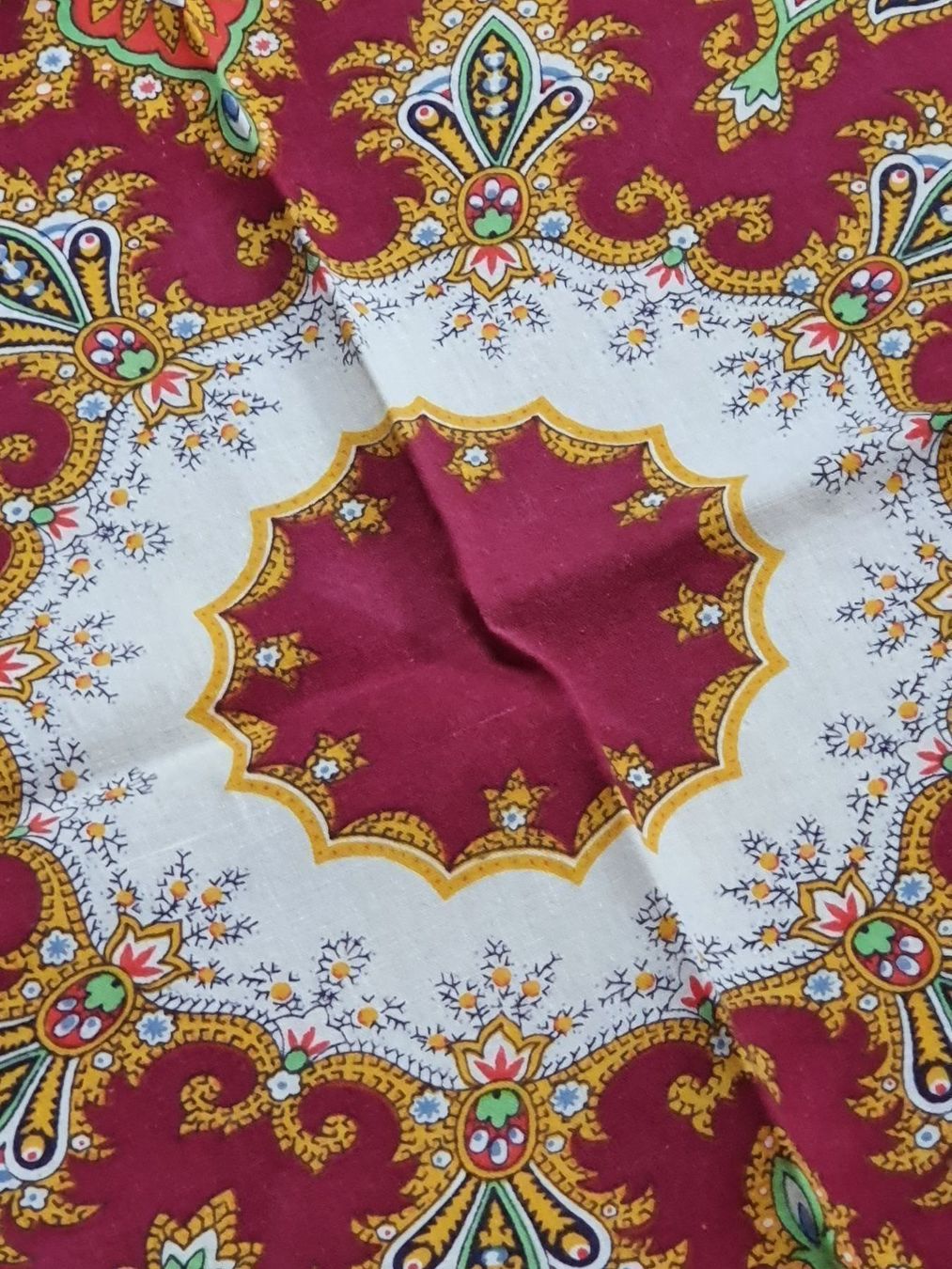 Foulard & Sciarpe: Dunkelrot,gemustertes Foulard – Usato da Ferden venduto da jemyce 1