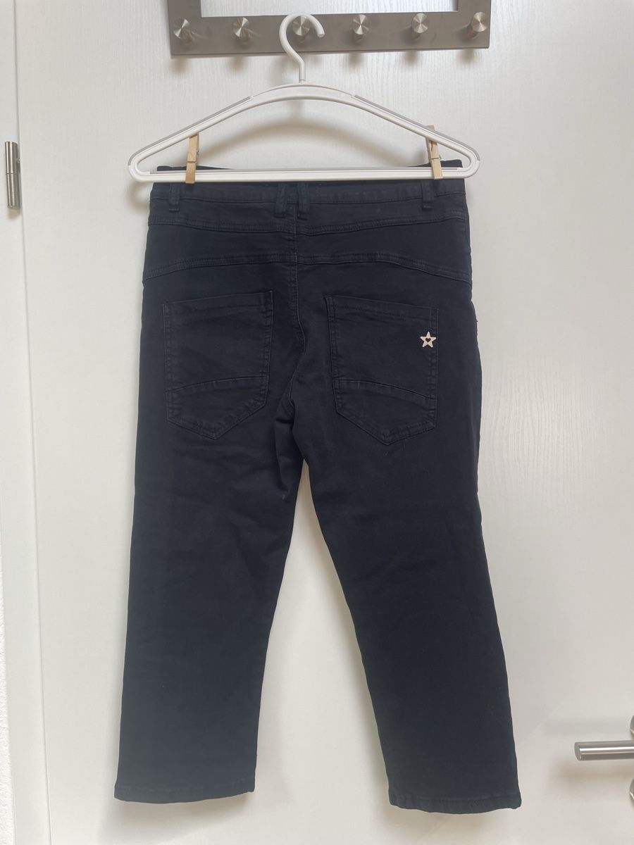 Hosen: Pantalon 3/4 noir – Gebraucht aus Corgémont von Leane.Z 1