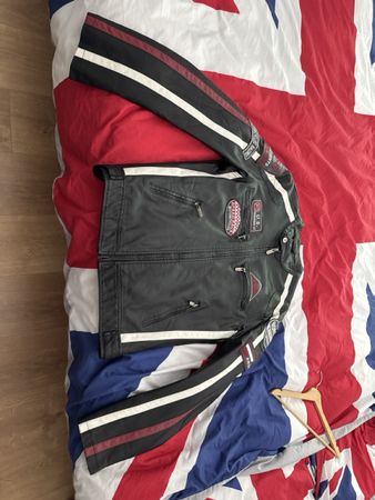 Herren Bikerjacke schwarz mit Patches, Neu noch nie getragen