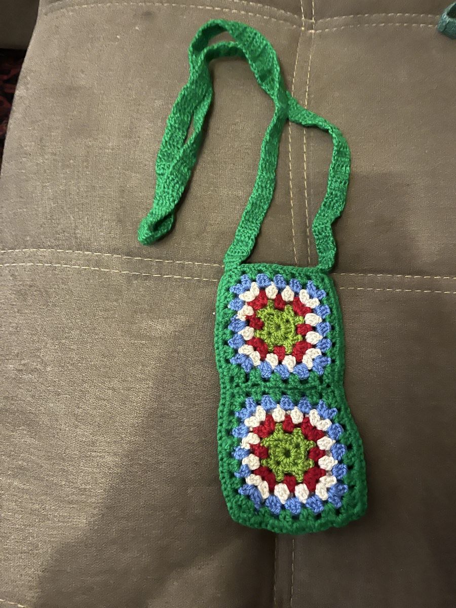 Borse: Crochet Phone Pouch Granny Square  – Nuovo e nell'imballaggio originale da Zürich venduto da aks_nyc5 9