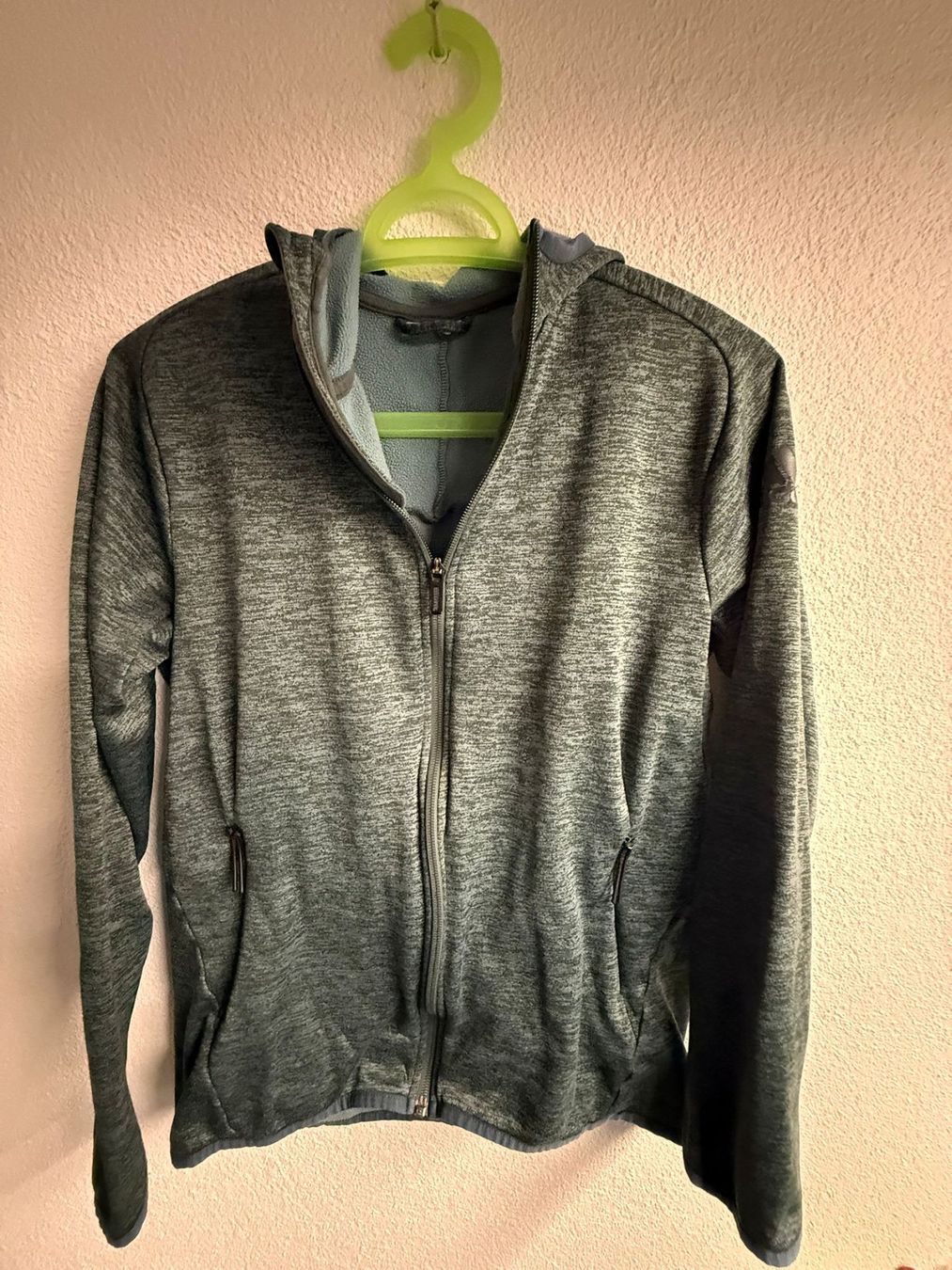 Maglioni & Felpe: Ein Midlayer von Adidas, Gr 38 – Usato da Zweisimmen venduto da Mousie
