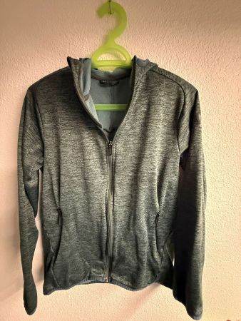 Ein Midlayer von Adidas, Gr 38