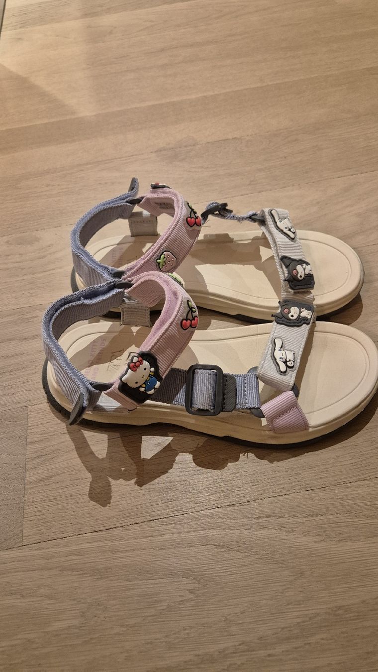 Zara Scarpe per ragazze: Sandals fürs Mädchen Zara Gr.36 – Usato da Benglen venduto da Lotury 1