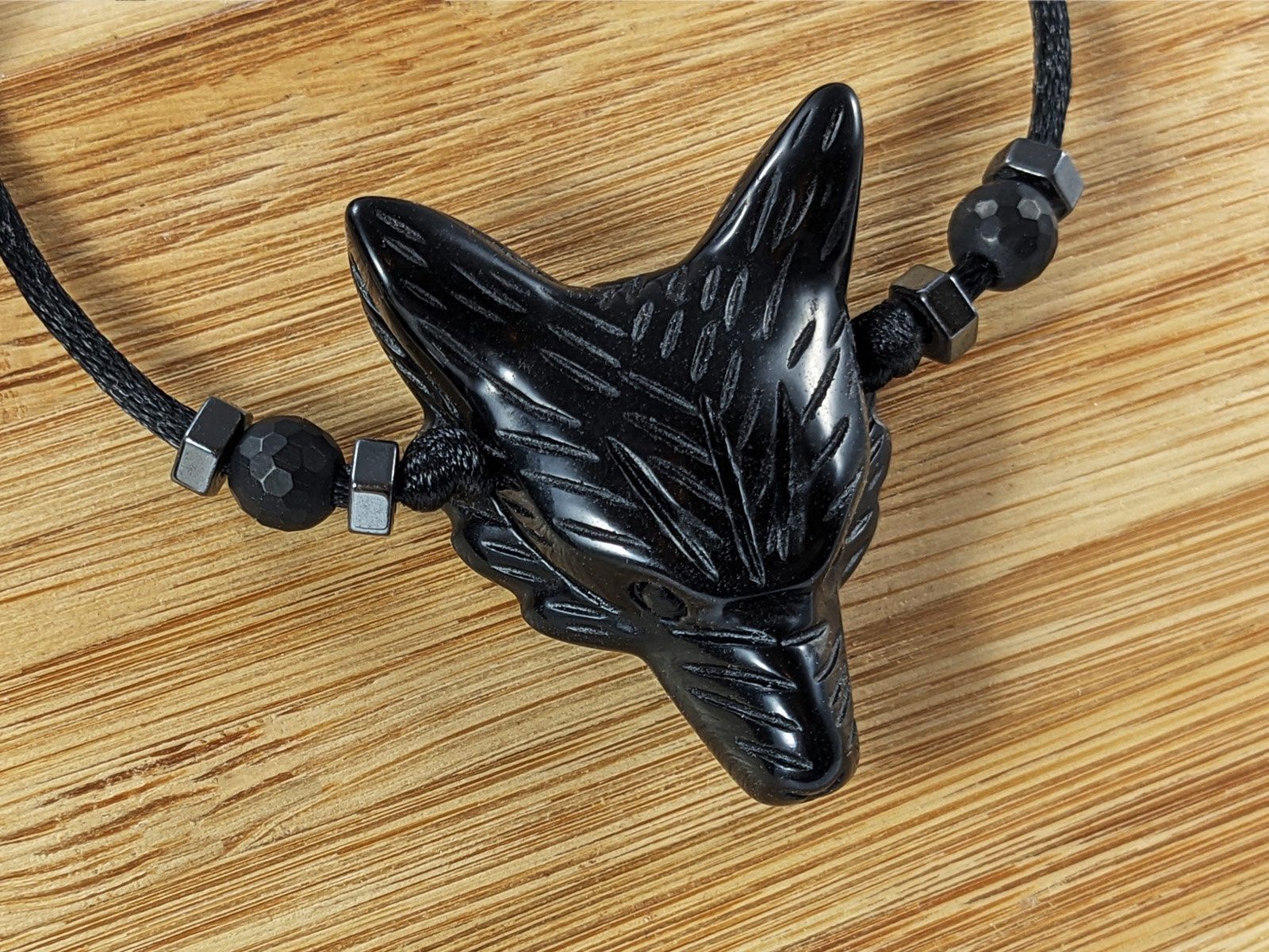 Minerali & Pietre curative: Obsidian Wolfskopf Kette - Wolf Anhänger – Nuovo e nell'imballaggio originale da Meilen venduto da StoneGarden 1