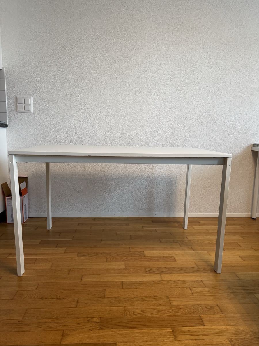 Ikea Tavoli: White VIHALS dining table 125x74 cm – Usato da Steinmaur venduto da sam_wf5n 3