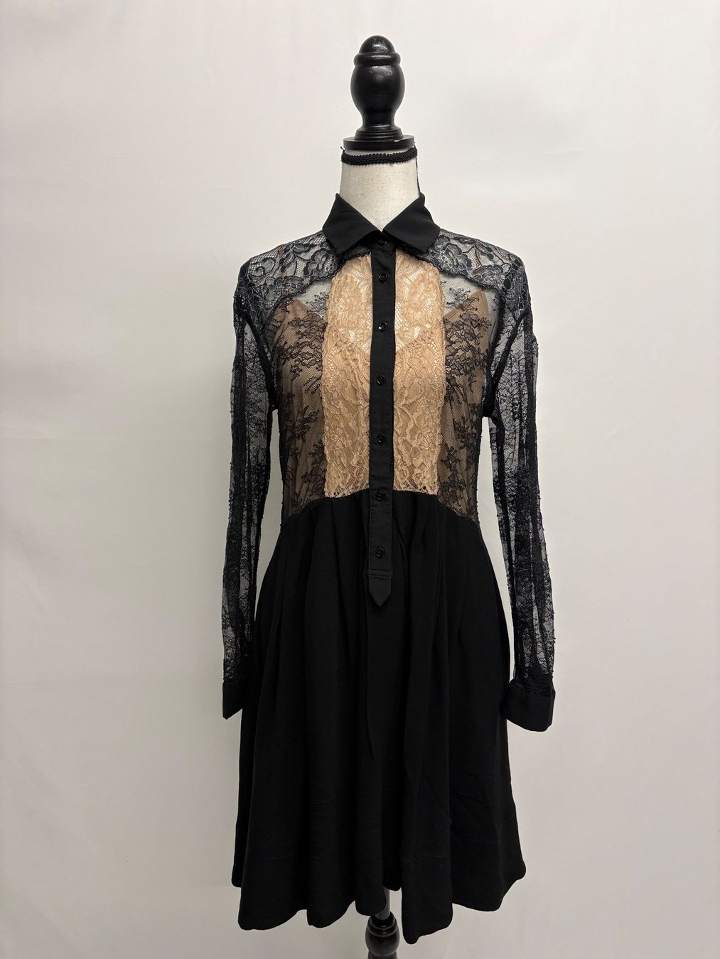 Sandro Vestiti: Sandro Spitzenkleid Kleid Spitze schwarz 38 Langarm – Usato da Regensdorf venduto da secondchancefashion