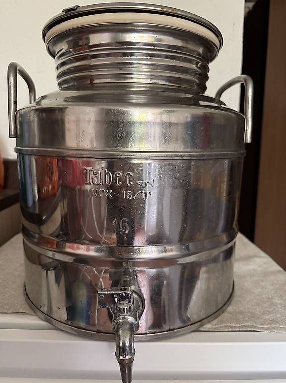 Altro per la casa: Tanica per olio o vino con rubinetto – Usato da Lugano venduto da rob_9cln