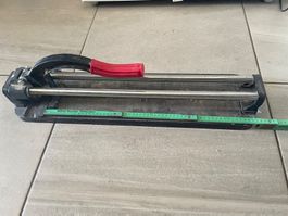 Fliesenschneider für grosse Plättli