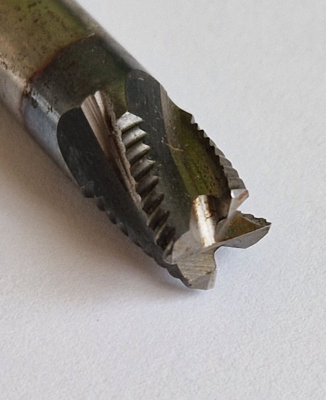 Tutti gli attrezzi: Schruppfräser, ca. Ø 9.7mm, HSS Co8 – Usato da Orpund venduto da Seeland25 1