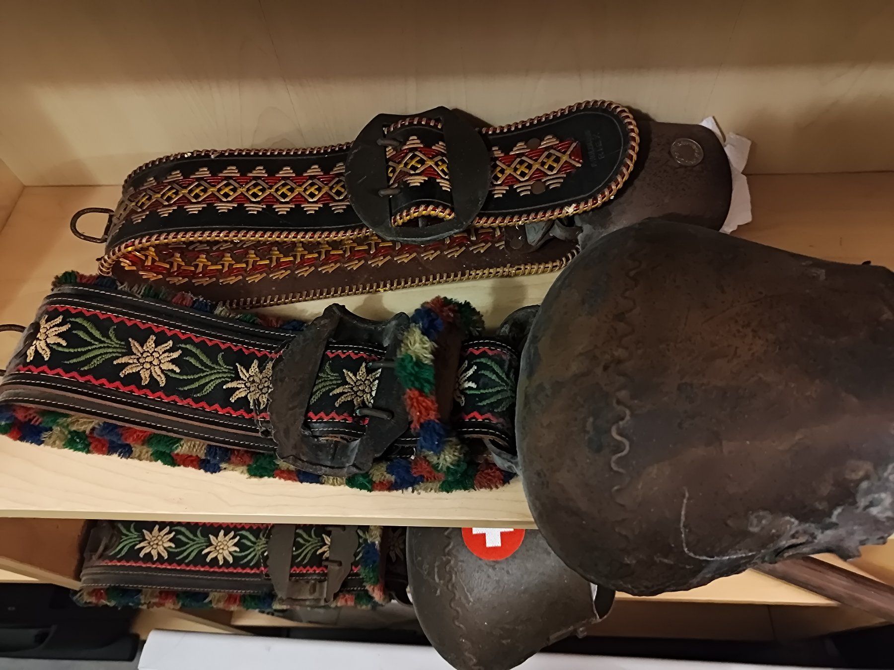 Campanacci mucche: 3 Kuhglocken antik alt – Usato da Tagelswangen venduto da Alext0 8
