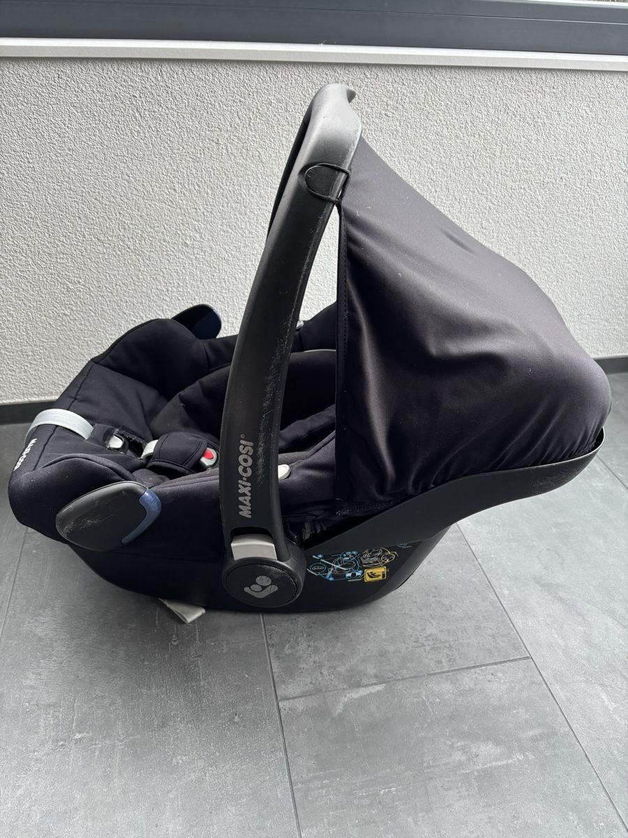 Maxi-Cosi Seggiolini per auto: Maxi Cosi Rock black mit Isofix-Station – Usato da Stein AG venduto da MOENA_3 1