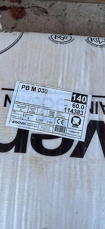 Materiale di riempimento: Isover Dämmung 140 – Usato da Wolfwil venduto da stp_y72m 1