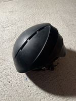 Skihelm schwarz mit Gebrauchsspuren