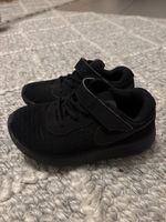Schwarze Nike Kinderschuhe, Grösse 26, ideal für den Sommer