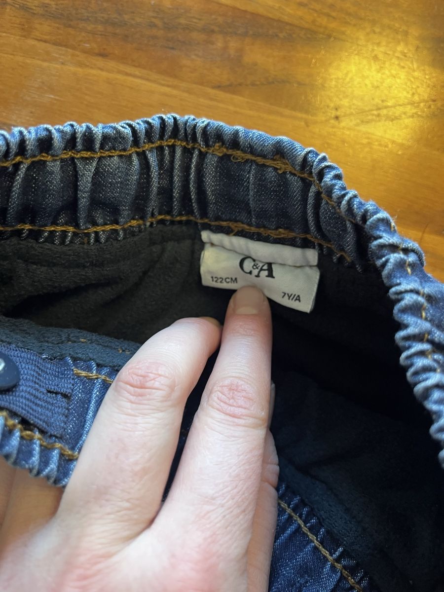 C&A Pantaloni: Gefütterte Jeans Gr. 122 – Usato da Chur venduto da cardem86 1