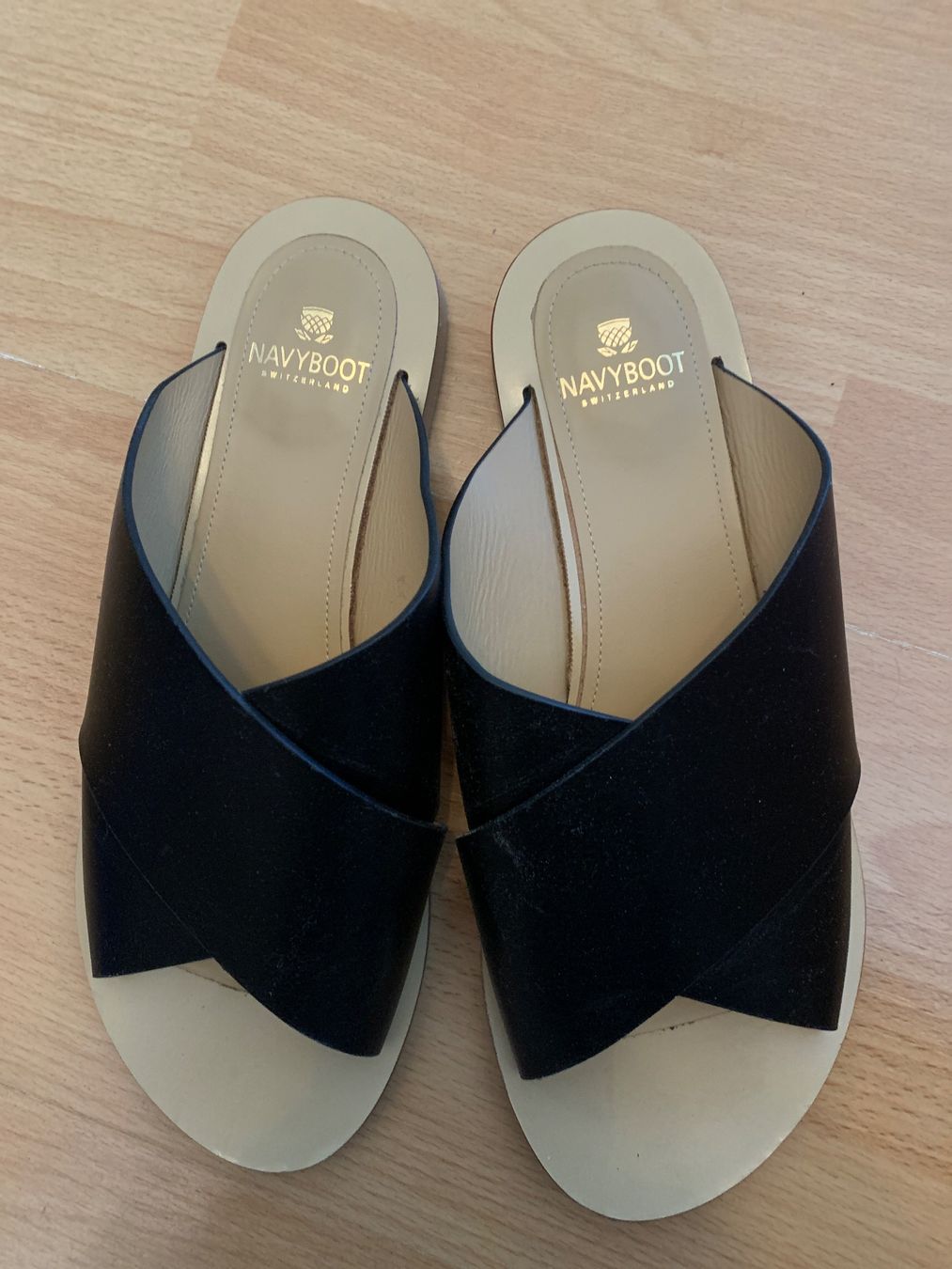 Navyboot Scarpe da donna: Jolie paire de mule Navyboot p. 38 – Usato da MEYRIN venduto da Gwendo10