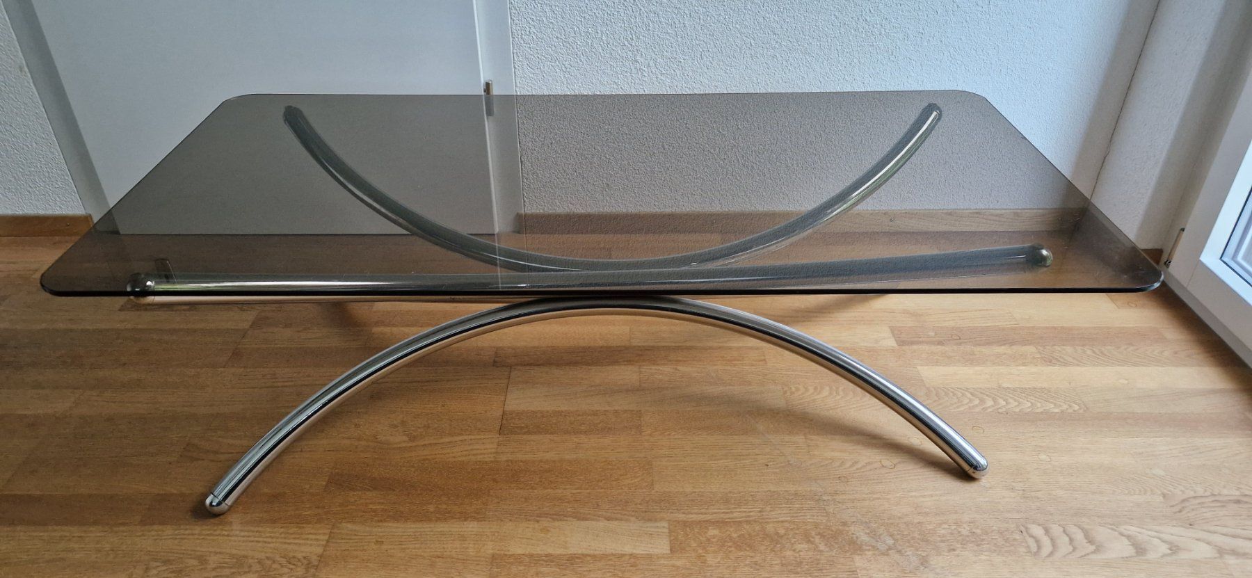 Tavoli: Design Glas-Couchtisch mit Chromgestell – Usato da Spiegel b. Bern venduto da oplo01 1