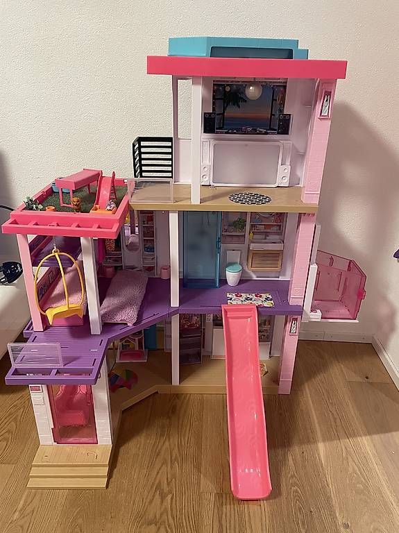 Case e mobili per bambole: Barbie Puppenhaus  – Usato da Lachen SZ venduto da TetianaK 1