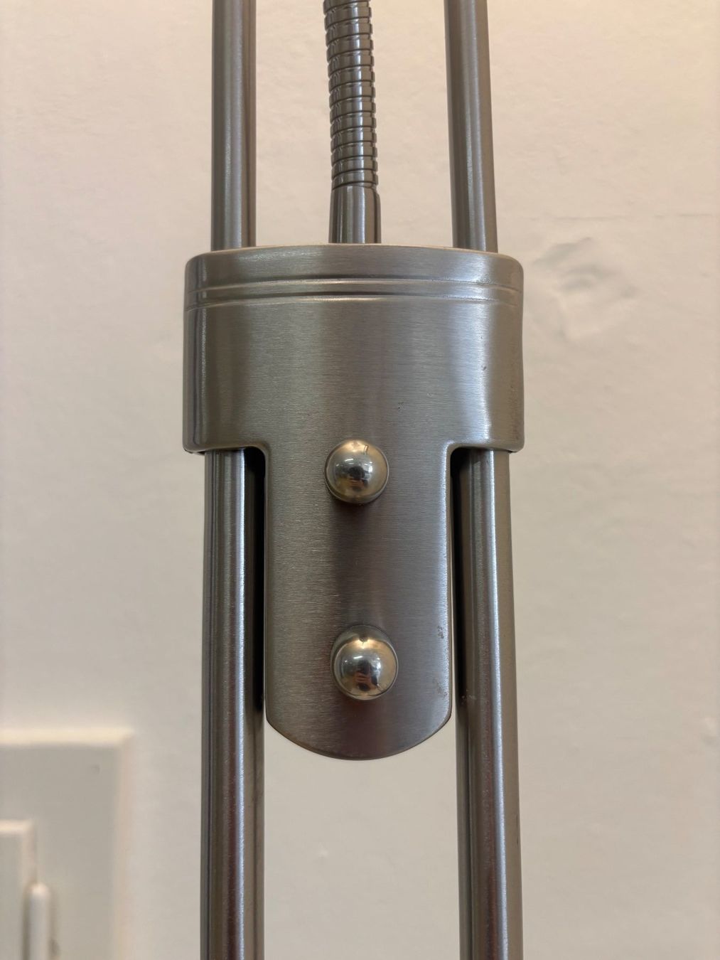 Lampen: Stehlampe Metall mit Leseleuchte – Gebraucht aus Wettingen von Wendemarket 4