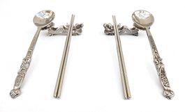 2er Set vintage chinesische Stäbchenhalter, Stäbchen, Löffel