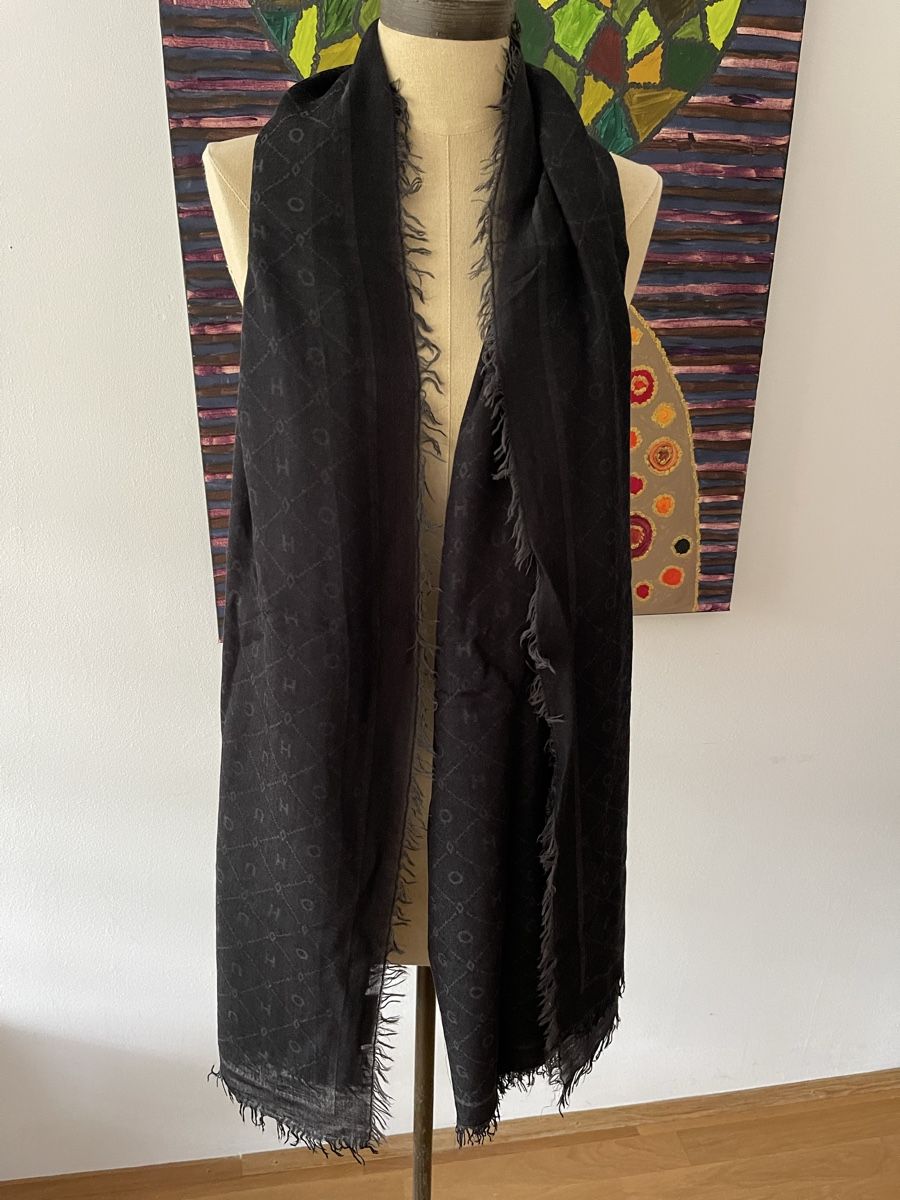Hugo Boss Foulards, Tücher & Schals: Hugo Boss Schal – Gebraucht aus Stallikon von BaumArt 1