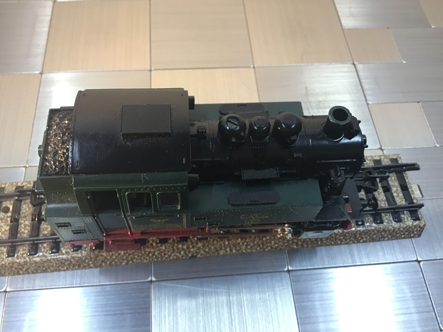 Fleischmann Modelleisenbahnen: FLEISCHMANN LOKOMOTIVE SPUR H0 – Gebraucht aus Männedorf von Spezial-Modelle 3