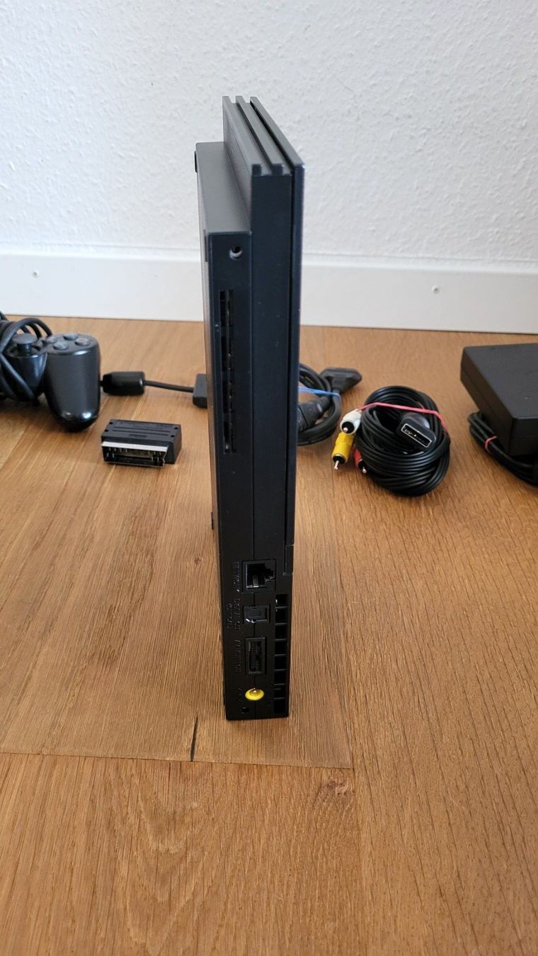 Sony Konsolen: Playstation 2 Slim Kabel und Controller – Gebraucht aus Münsingen von DigitaleSpielecke 2