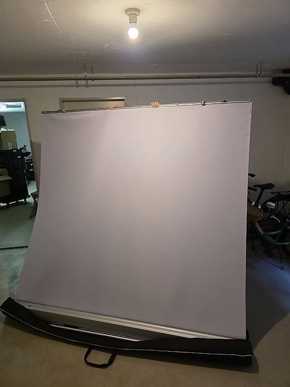 Schermi: Rollo-Leinwand Professional 240 x 180 cm – Usato da Egliswil venduto da Nemrepus